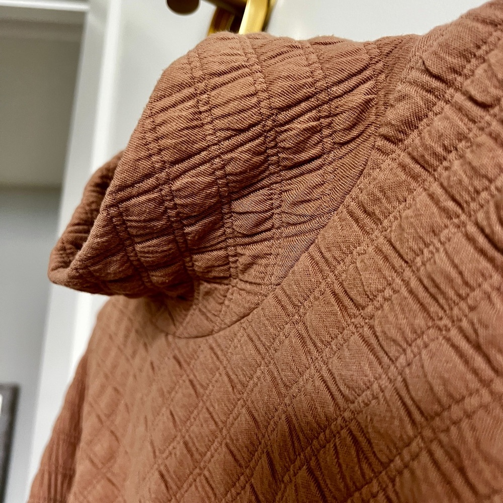 EUC J.Crew Quilted Mockneck Pullover Small Camel Tan Textured Cozy Sweater - Picture 8 of 13